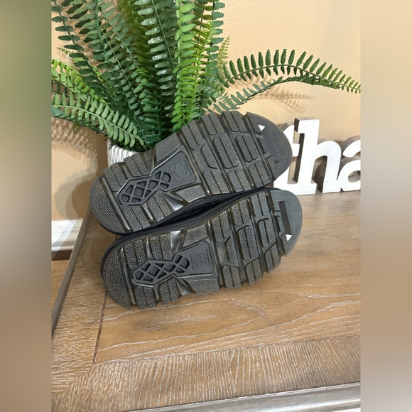 Dr. Martens Zebzag Anywhere Mules NIB Women’s Size 6 - Picture 13 of 16